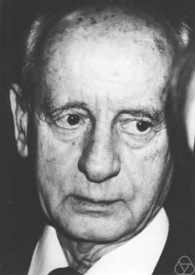 Portrait photograph of Erich Kähler