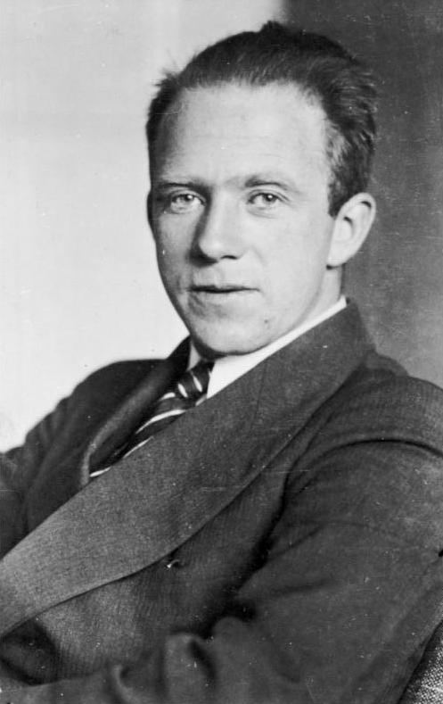 Portrait photograph of Werner Heisenberg